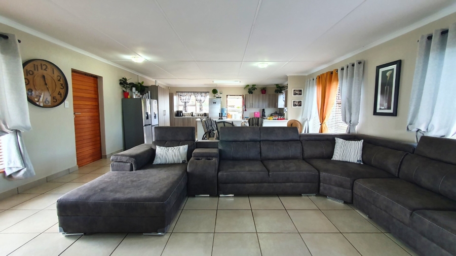 5 Bedroom Property for Sale in Dana Bay Western Cape